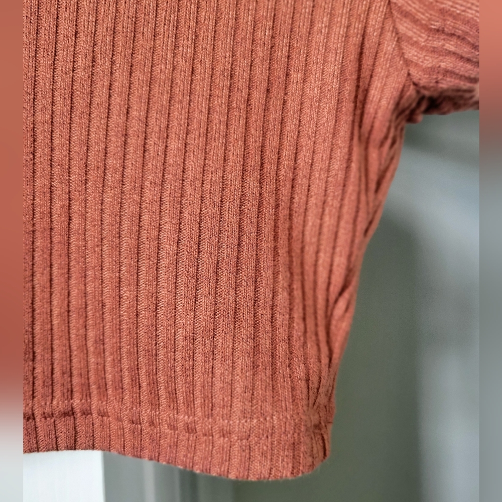 Solid Ribbed Knit tee brown - Picture 3 of 4